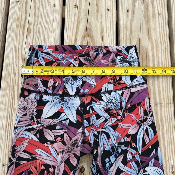 Lululemon Train Times 7/8 Leggings Size 4 Floral - Picture 11 of 13